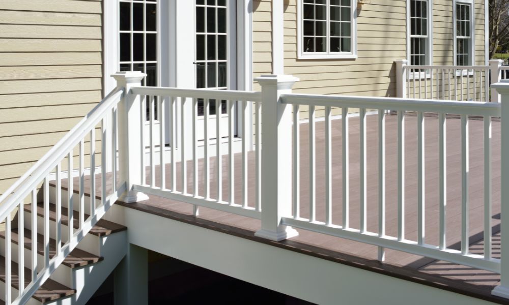 Helpful Tips for Painting Wood Deck Posts