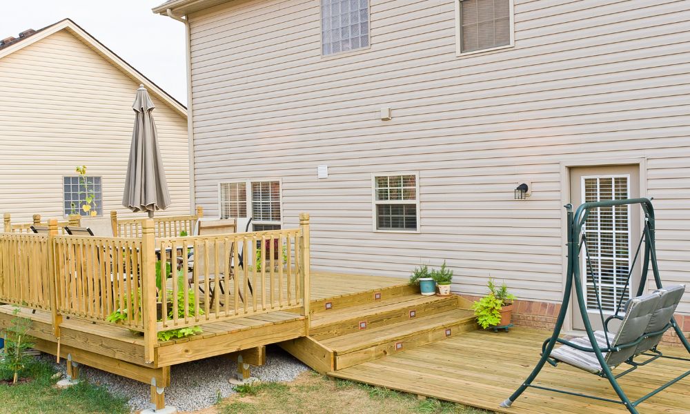 The Benefits of Wood Decking vs. Composite Decking